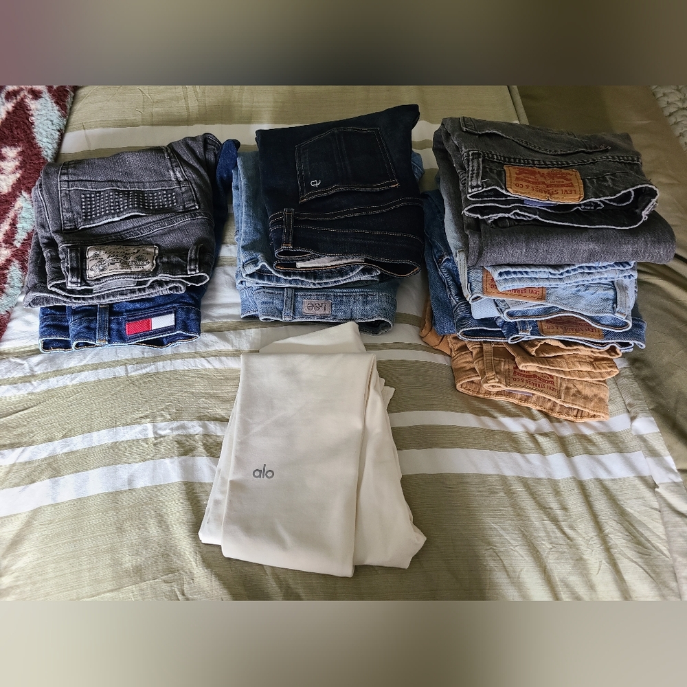Levi LOT, Alo And More